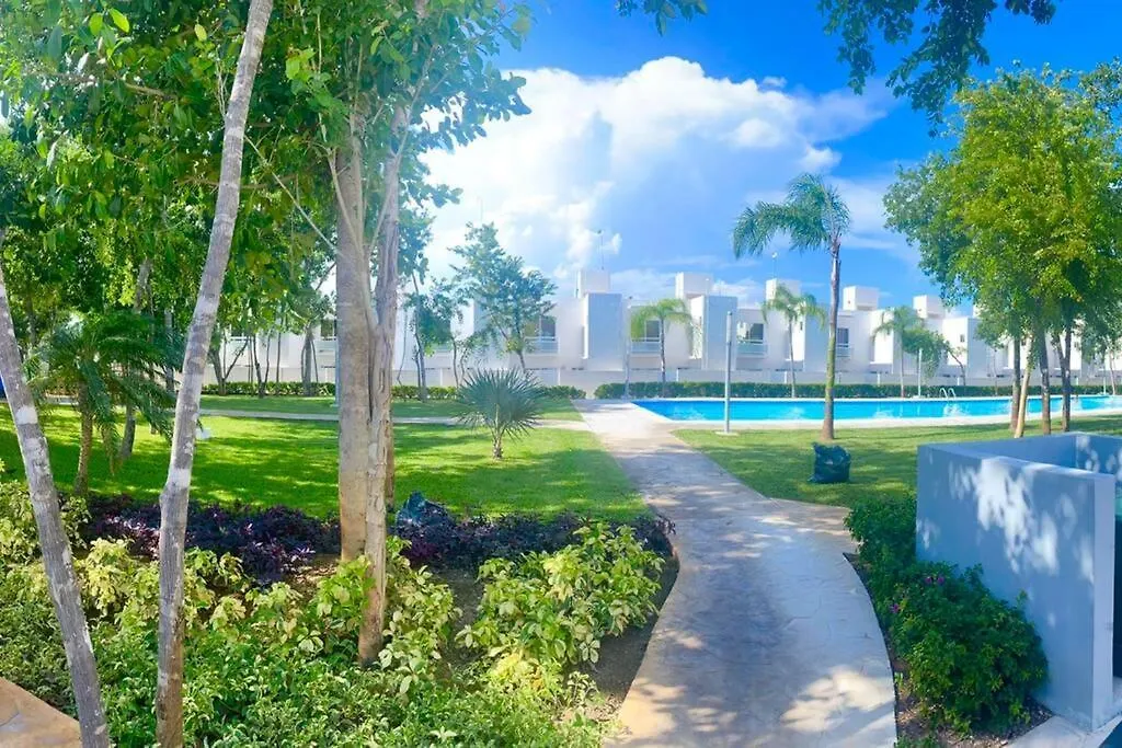 House In Frontemare By Los Olivos 134 Playa del Carmen Holiday home